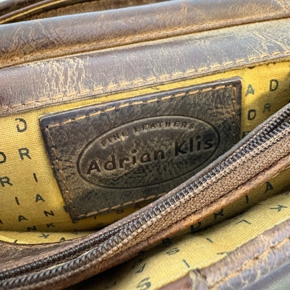 Chic Brown Leather Crossbody Bag - Picture 4 of 13